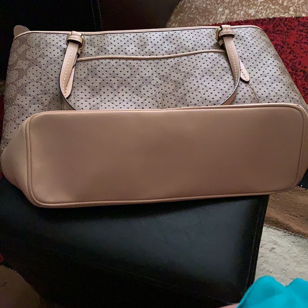 Coach purse - Picture 5 of 5